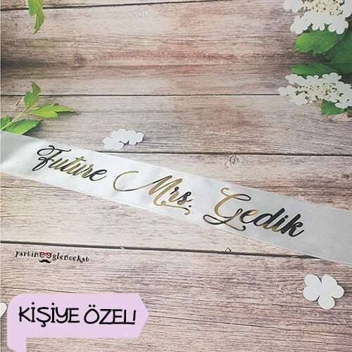 Gold Varak Baskılı Future Mrs Kişiye Özel Beyaz Kuşak