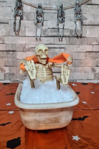 Halloween Sesli Hareketli Küvette İskelet Cadılar Bayramı Hareketli Süs