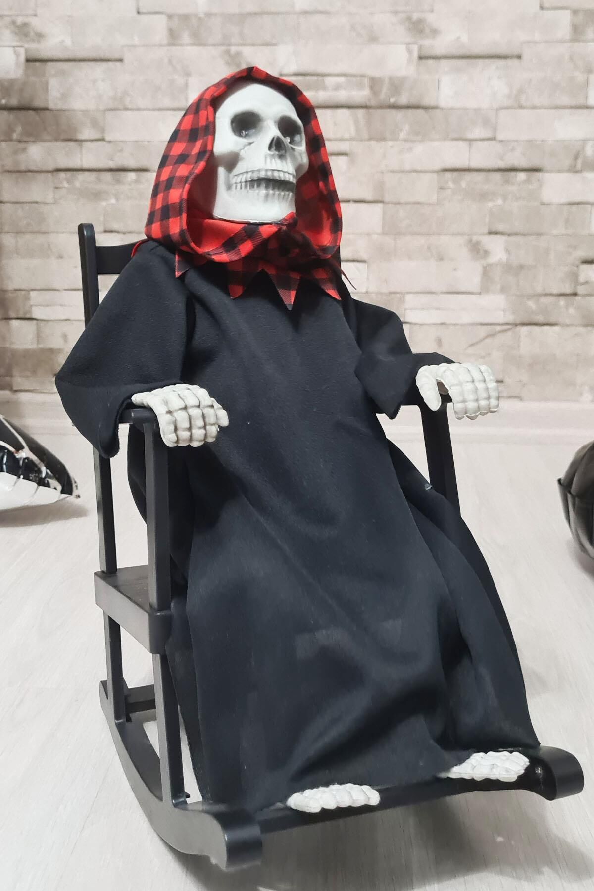 Halloween Sesli Hareketli Sallanan Sandalyede İskelet Cadılar Bayramı Hareketli Süs