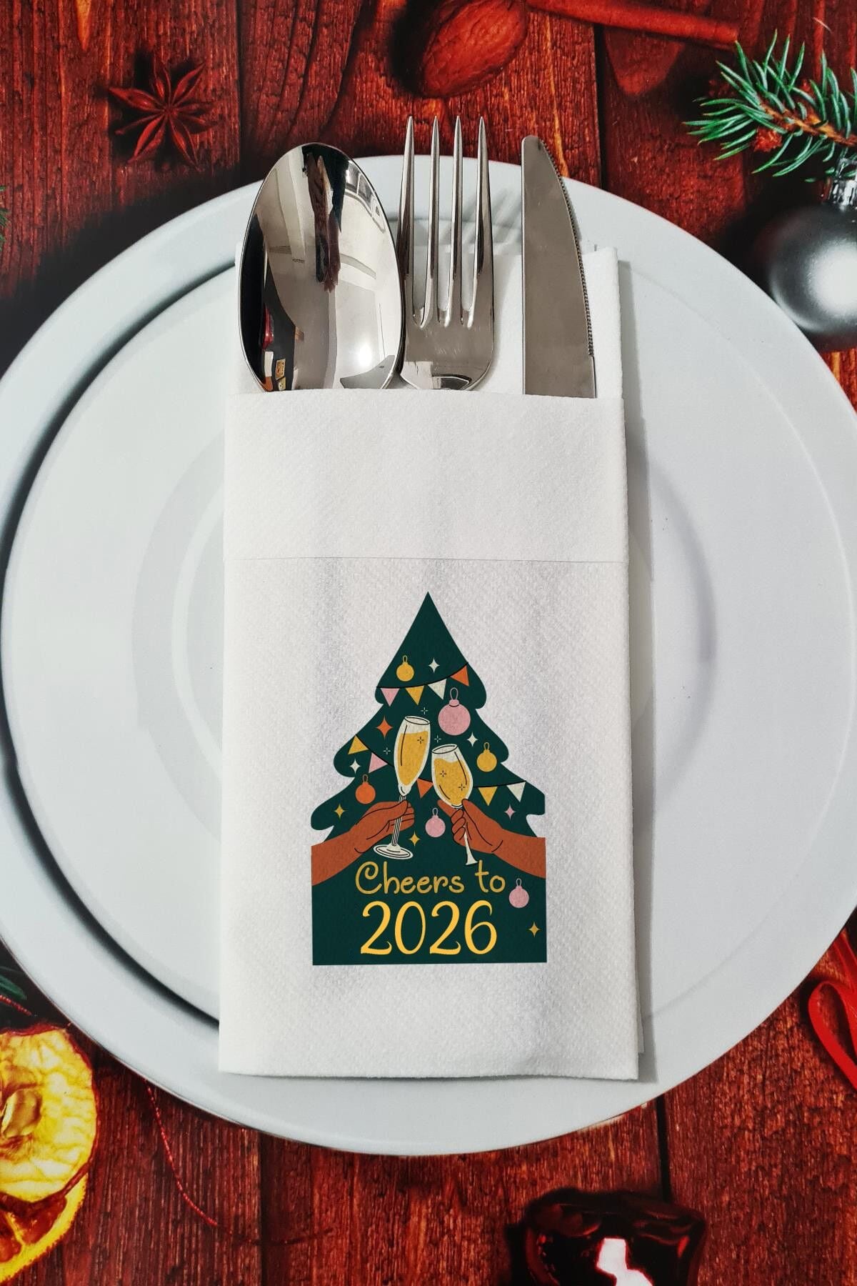 Cheers to 2026 Yazılı Yılbaşı Ağacı Desenli - Yeni Yıl Sunum Peçetesi
