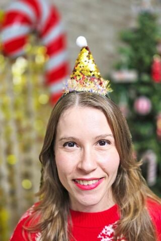 Yılbaşı Tacı Parlak Kukuleta Şapka Gold Kırmızı Pullu