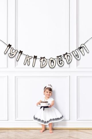 Siyah Fiyonk İyi Ki Doğdun Banner Doğum Günü Süsü