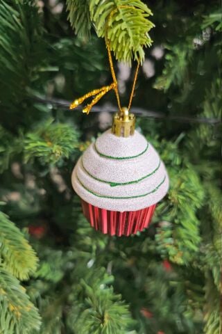 Cupcake Şekilli Yılbaşı Ağacı Süsü Kremalı Kek Çam Ağaç Süsü 2li Paket