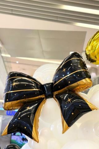 Siyah Gold Detaylı Büyük Fiyonk Folyo Balon Fiyonk Şekilli Balon