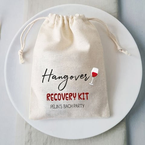 İsme Özel Baskılı Hangover Kit Kesesi Kadeh Detaylı