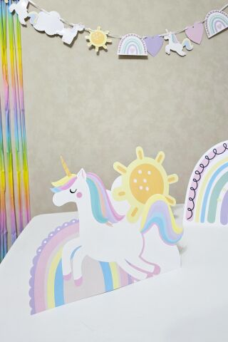 Gökkuşağı Unicorn Tema Ayaklı Pano Seti Gökkuşağı Konsept Doğum Günü Masa Üstü Panolar