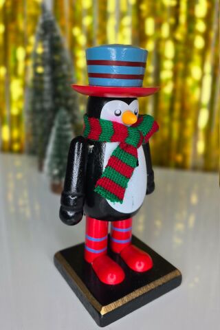 Sevimli Penguen Fındıkkıran Masa Üstü Süs Obje Atkılı Penguen Yılbaşı Masa Süsü 16cm