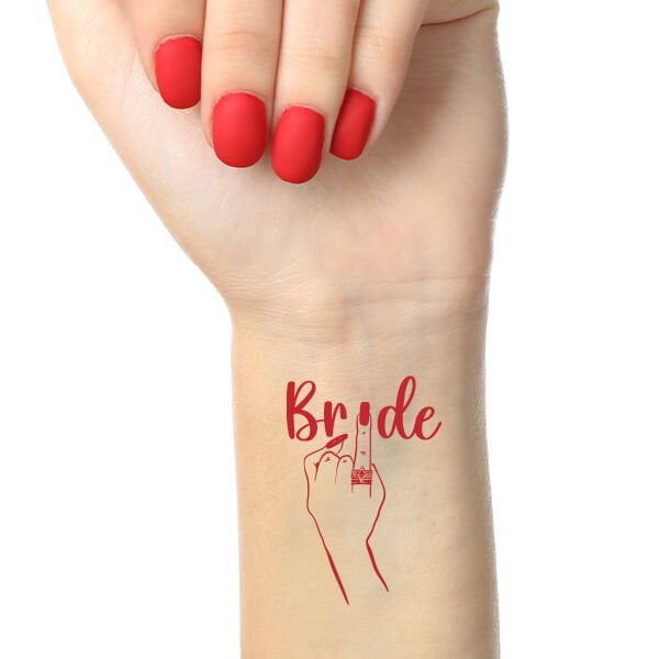 Yüzüklü Kırmızı Konsept Bride Dövme