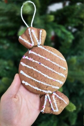 Kurabiye Görünümlü Gerçekçi Şeker Paketi Şeklinde Yılbaşı Ağaç Süsü 18cm