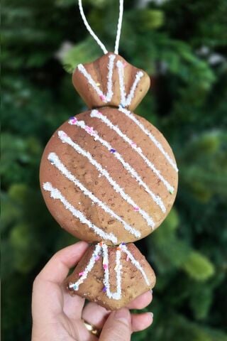 Kurabiye Görünümlü Gerçekçi Şeker Paketi Şeklinde Yılbaşı Ağaç Süsü 18cm