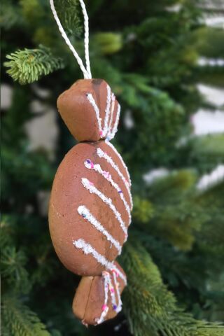 Kurabiye Görünümlü Gerçekçi Şeker Paketi Şeklinde Yılbaşı Ağaç Süsü 18cm