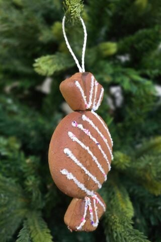 Kurabiye Görünümlü Gerçekçi Şeker Paketi Şeklinde Yılbaşı Ağaç Süsü 18cm