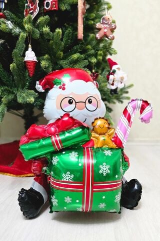 Hediye Paketi Tutan Noel Baba Folyo balon Oturan Noel Baba Yılbaşı Balonu