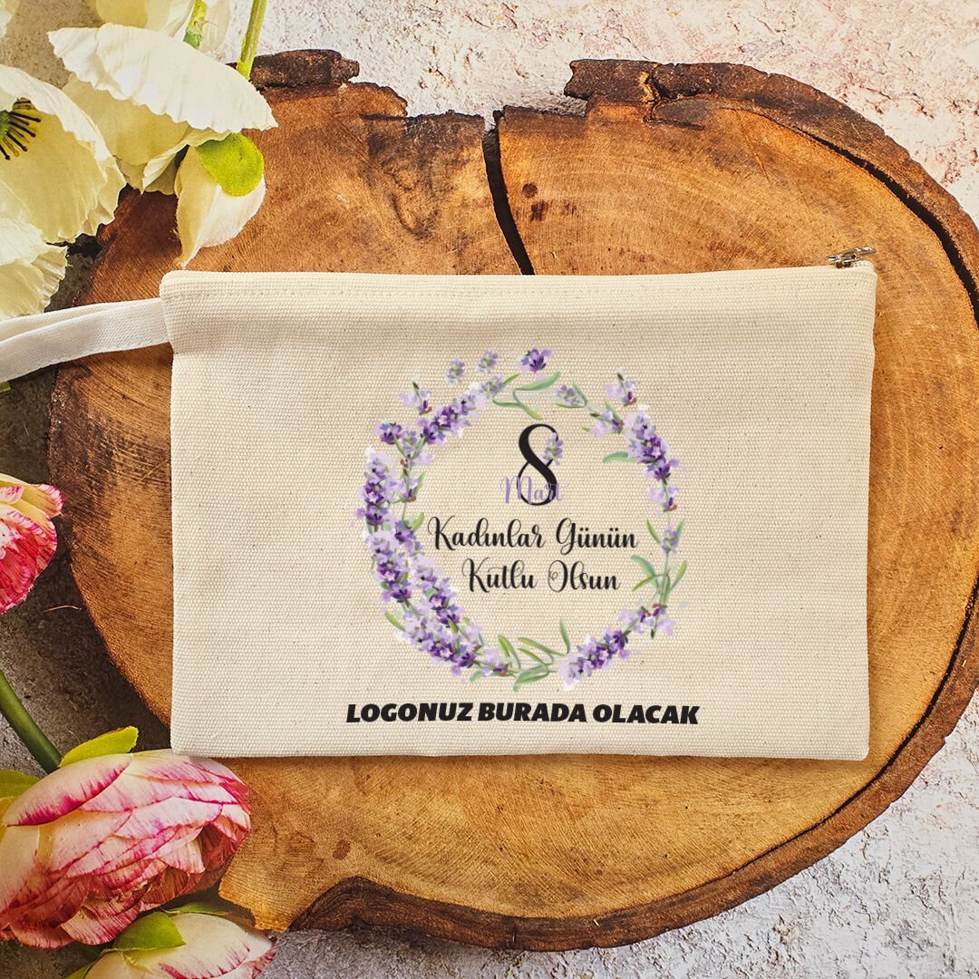 Makyaj Çantası 8 Mart Kadınlar Günü Logo Baskılı Lavanta Çiçekleri