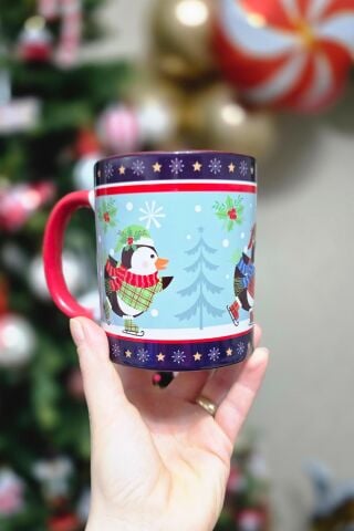 Yılbaşı Kupası Penguen Tasarım Yılbaşı Hediyesi Kupa Bardak İçi ve Kulbu Kırmızı Kupa