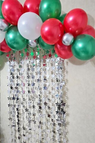 Yılbaşı Balon Zinciri Paketi Gümüş Yıldızlı Arka Fonlu Yılbaşı Balon Süsleme Seti