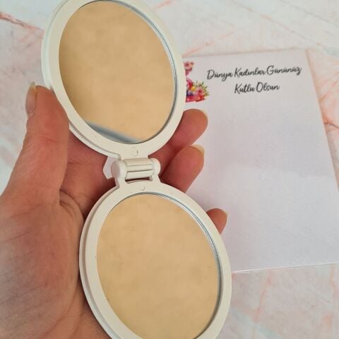 Plastik Aynalı Kadınlar Günü Hediye Seti Kadının Gücü 8 Mart Hediyelik Ayna Toka Çanta