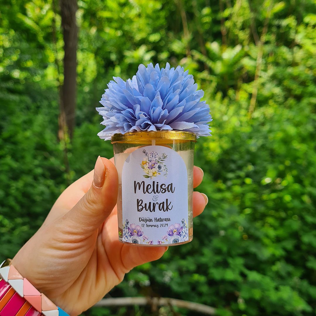 Mavi - Lila Çiçekler Yapay Çiçek Süslemeli Konsept Mum Hediyelik