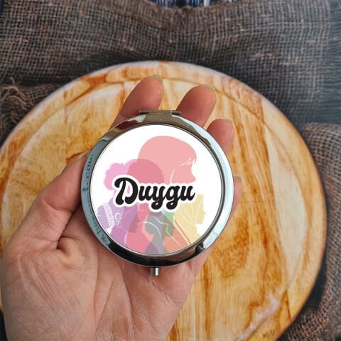 Tek Tek İsimli 8 Mart Kadınlar Günü Hediyesi Metal Ayna Renkli Kadınlar