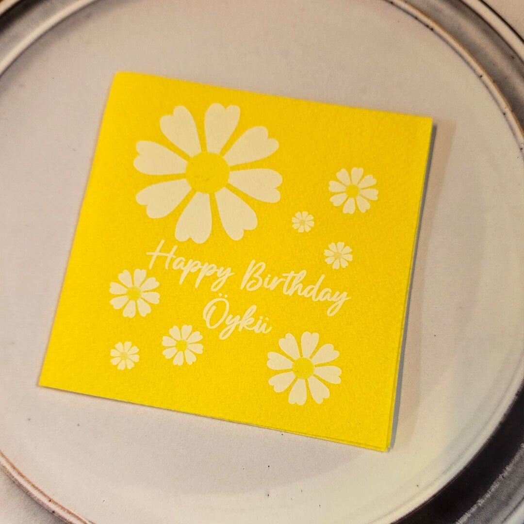 Papatya Konsept Dokulu Sarı İsme Özel Kare Peçete
