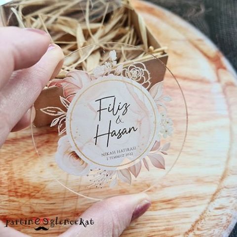 Rose Gold Yapraklı Konsept Şeffaf Pleksi Magnet Şeffaf Kapaklı Kraft Kutu