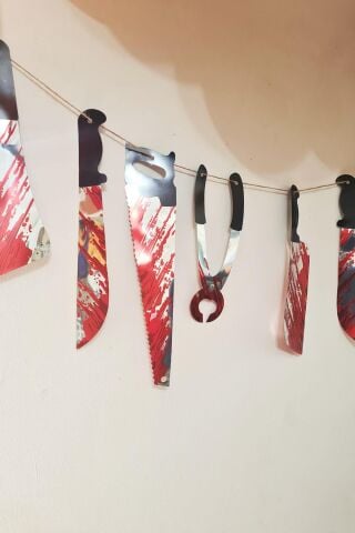 Kanlı Bıçak Satır Testere Banner Cadılar Bayramı Süsleri İpe Dizili Banner Süs Halloween Süsleri