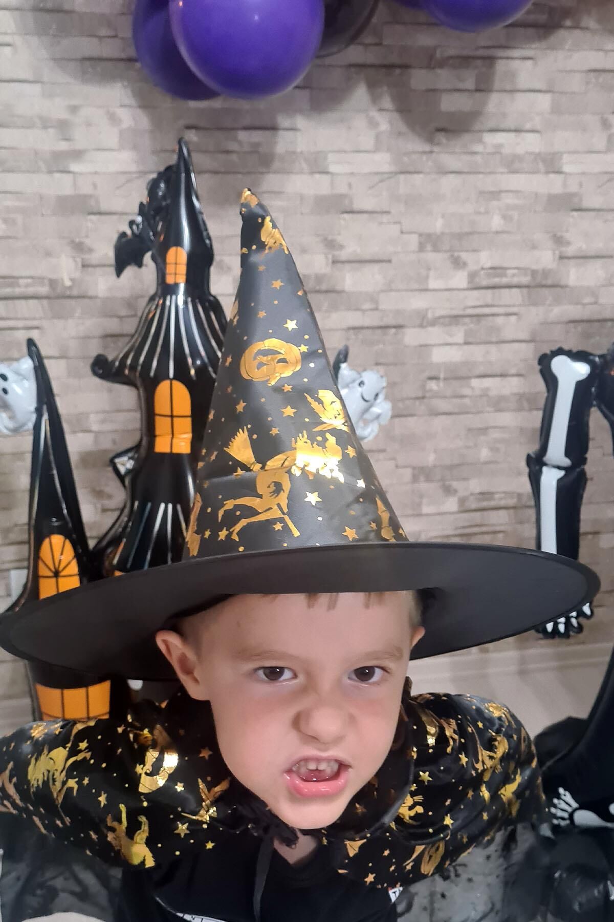 Cadılar Bayramı Şapkası Lüks Siyah Üzeri Gold Baskılı