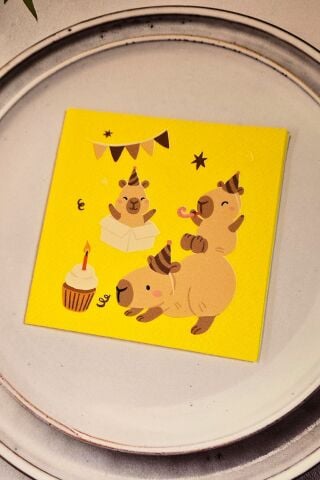 Kapibara Doğum Günü Peçetesi 12li Sarı Kare Kumaş Dokulu 12 Adet