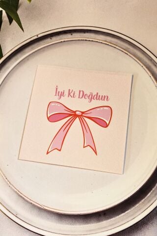 Fiyonk Tema Doğum Günü Peçetesi İyi Ki Doğdun 12li Pembe Kare Kumaş Dokulu 12 Adet