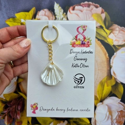 8 Mart Kadınlar Günü İncili İstiridye Şeklinde Anahtarlık Hediyelik