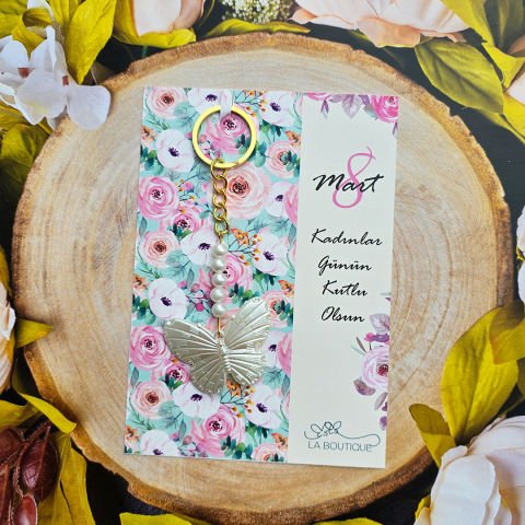 8 Mart Kadınlar Günü Çiçek Desenli Kartlı Kelebek Şeklinde Anahtarlık Hediyelik