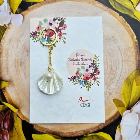 8 Mart Kadınlar Günü İncili İstiridye Şeklinde Anahtarlık Hediyelik