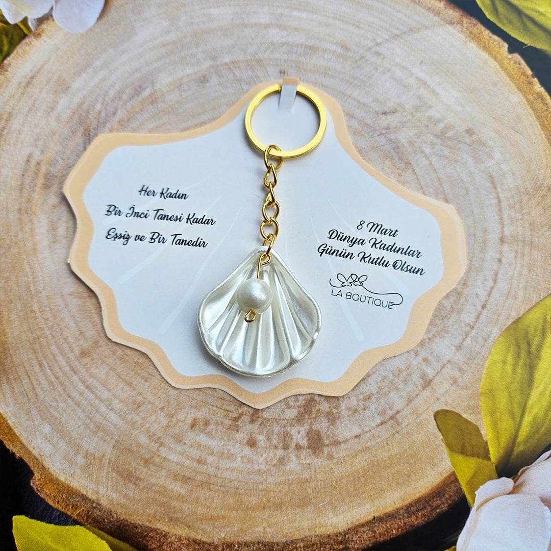 8 Mart Kadınlar Günü İncili İstiridye Şeklinde Anahtarlık Hediyelik