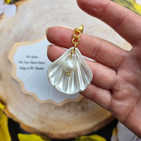 8 Mart Kadınlar Günü İncili İstiridye Şeklinde Anahtarlık Hediyelik