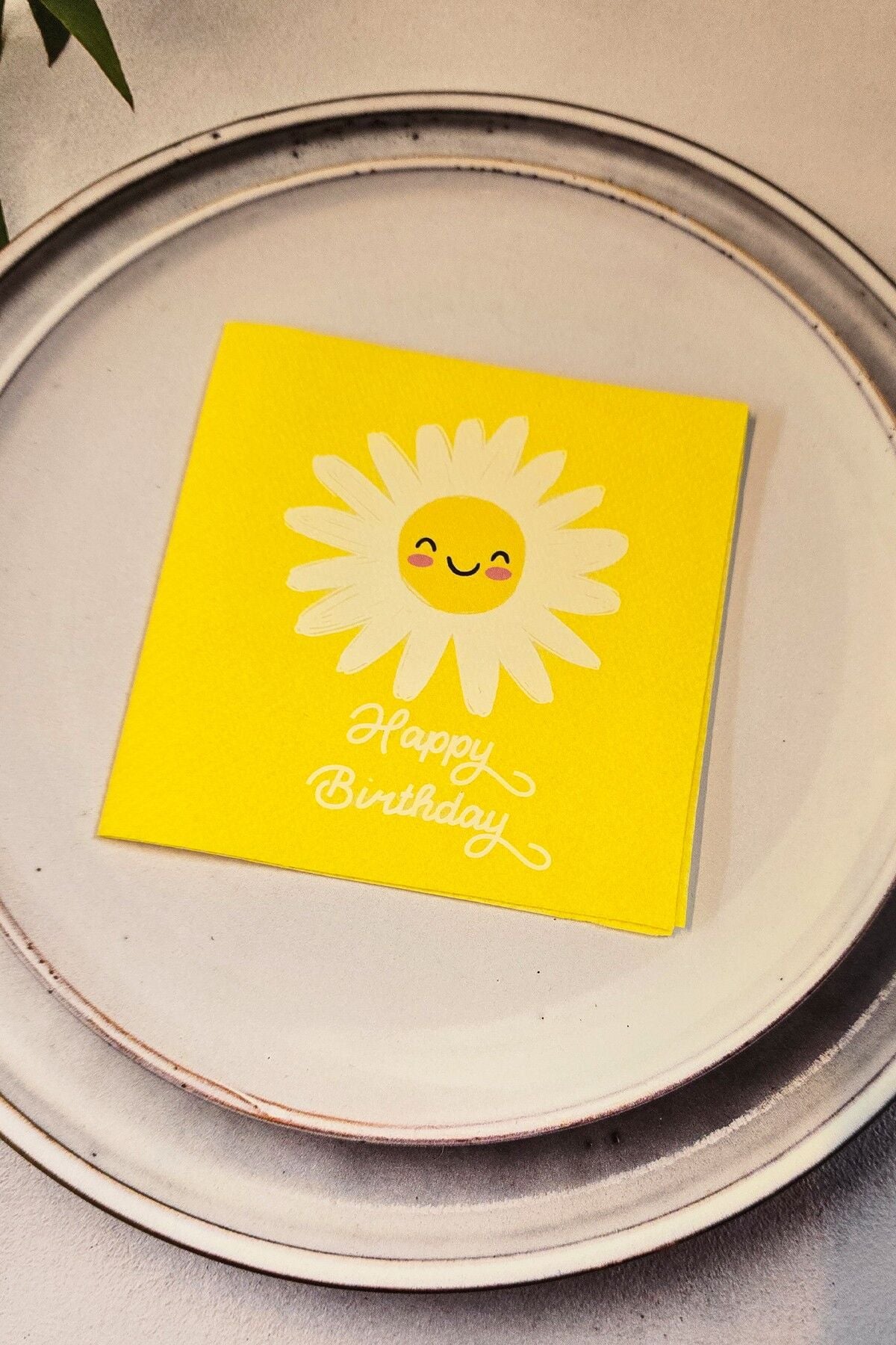 Happy Birthday Papatya Tasarım Sarı Kare Kumaş Dokulu Peçete 12 Adet