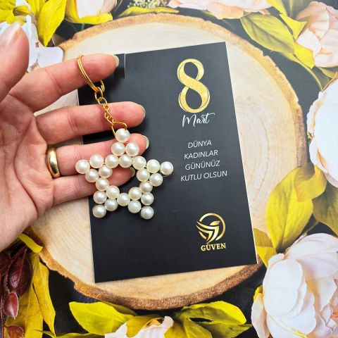 8 Mart Kadınlar Günü Siyah Gold Kartlı Yıldız Şeklinde Anahtarlık Hediyelik