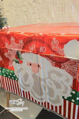 Kırmızı Yılbaşı Noel Baba Desenli Masa Örtüsü