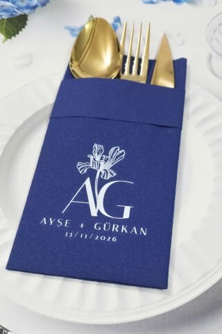 Kumaş Dokulu Cepli Lacivert Peçete Baş Harfli Konsept