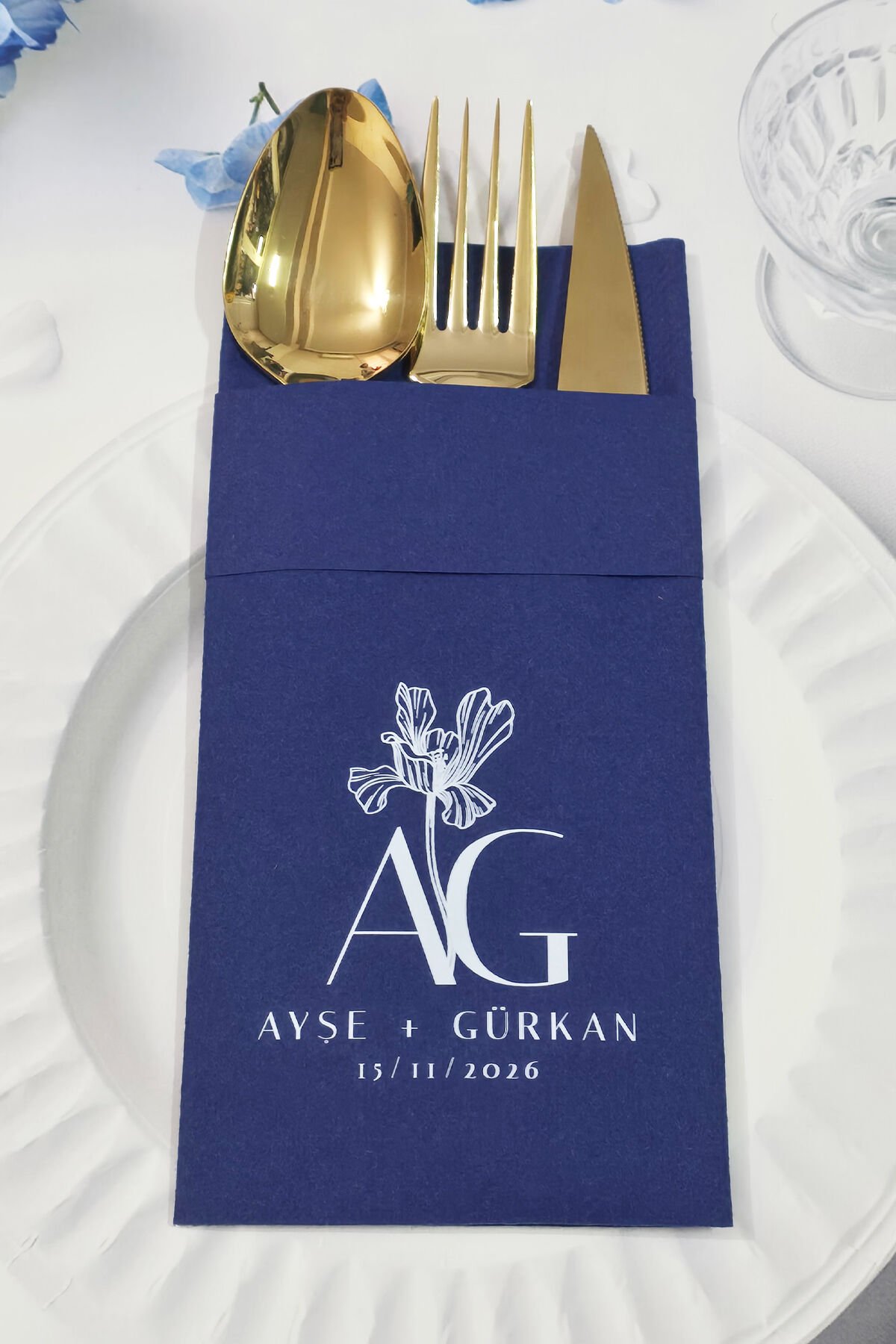 Kumaş Dokulu Cepli Lacivert Peçete Baş Harfli Konsept