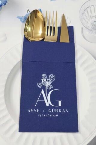 Kumaş Dokulu Cepli Lacivert Peçete Baş Harfli Konsept