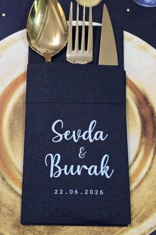 Kumaş Dokulu Cepli Siyah Peçete İsimli Konsept