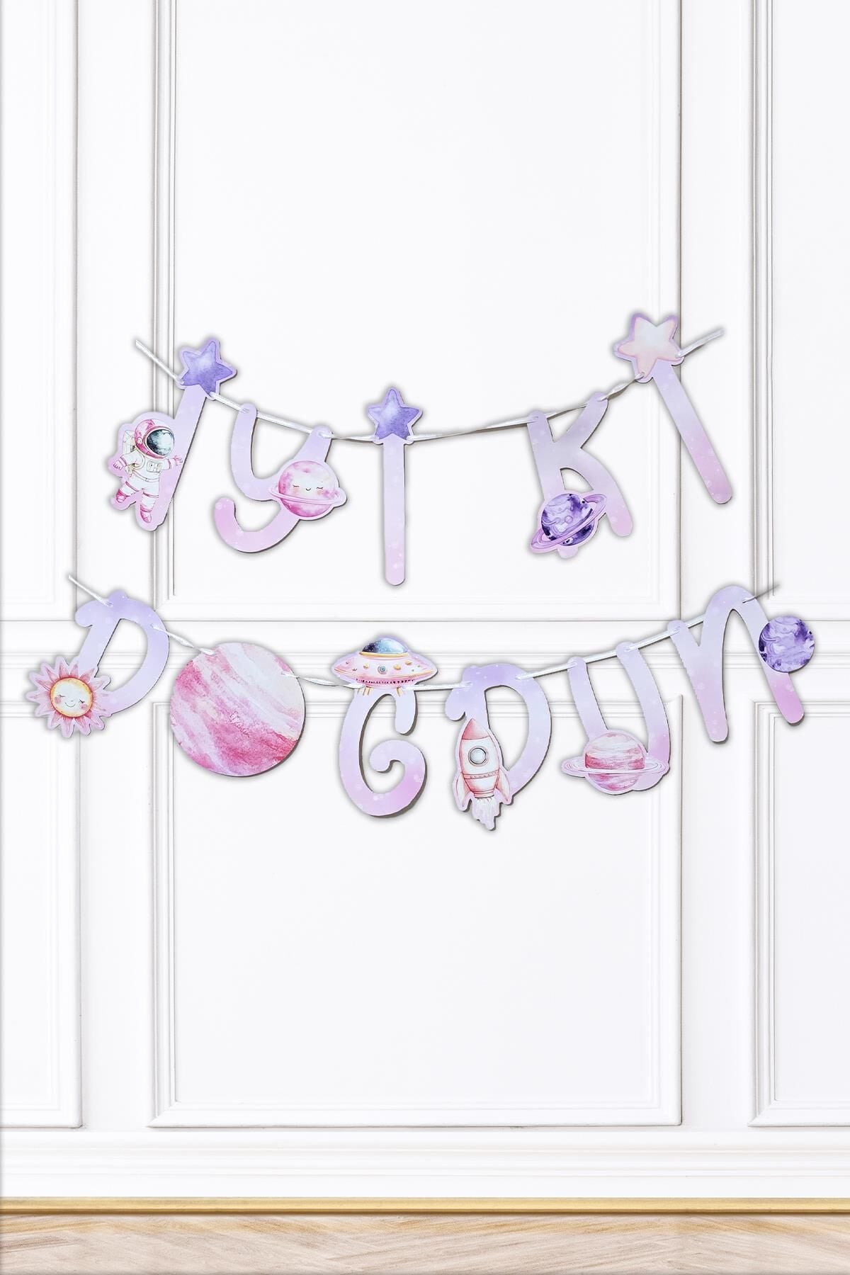 Pembe Uzay İyi Ki Doğdun Banner Kız Uzay Tema Doğum Günü Süsleri İpe Dizili Kartlar Duvar Süsü