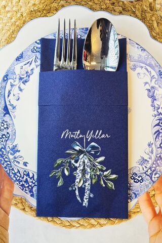 Kumaş Dokulu Lacivert Bleu Blanc Yılbaşı Fiyonk ve Dallar Tasarım Cepli Yılbaşı Peçetesi 6lı Paket