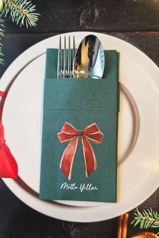 Kumaş Dokulu Yeşil Kırmızı Zarif Fiyonk Tasarım Cepli Yılbaşı Peçetesi 6lı Paket