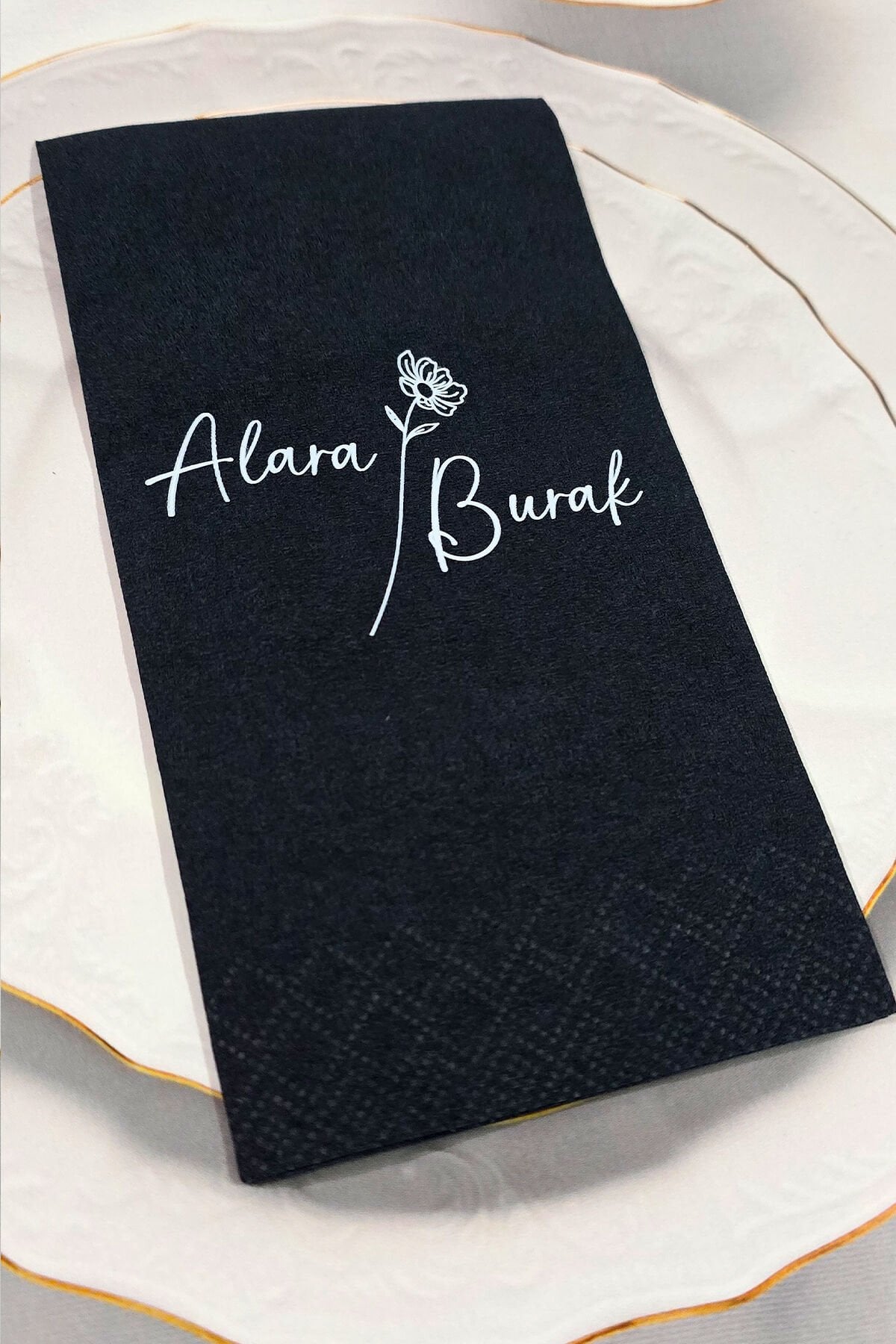 İsim Baskılı Konsept Kişiye Özel Siyah Peçete