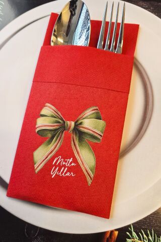 Kumaş Dokulu Kırmızı Zarif Yeşil Fiyonk Tasarım Cepli Yılbaşı Peçetesi 6lı Paket