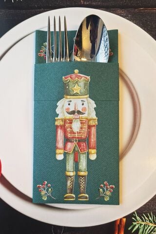 Kumaş Dokulu Yeşil Yılbaşı Kurşun Asker Tasarım Baskılı Cepli Yılbaşı Peçetesi 6lı Paket