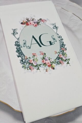 Retro Baş Harfler Konsept Baskılı Peçete