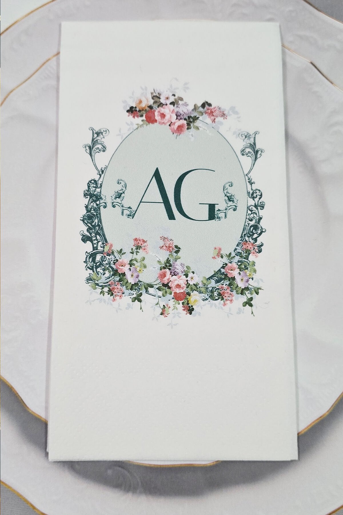 Retro Baş Harfler Konsept Baskılı Peçete