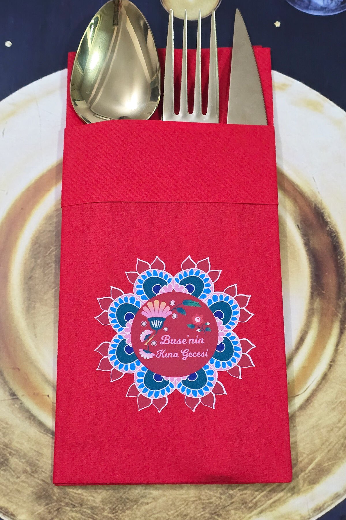 Kumaş Dokulu Cepli Kırmızı Peçete Etnik Desen Konsept Kına Konsept